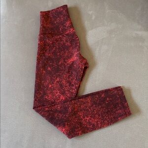 LULULEMON CROPPED LEGGINGS SIZE 4. WORN ONCE EXCELLENT CONDITION BUNDLE2SAVE